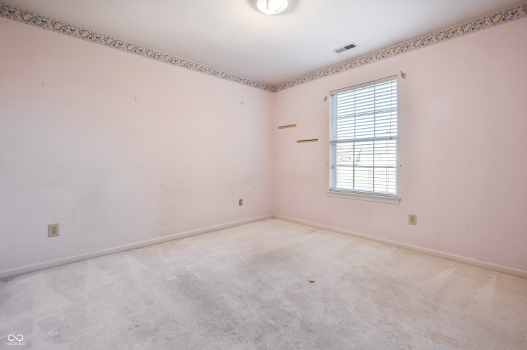 Listing Image 24