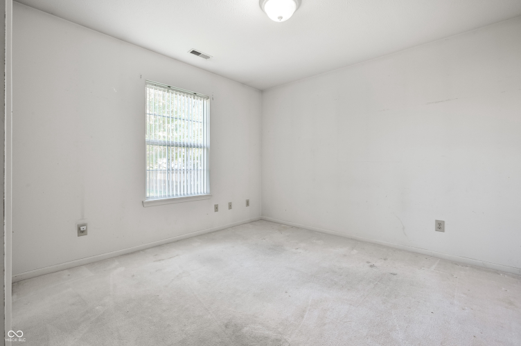Listing Image 26