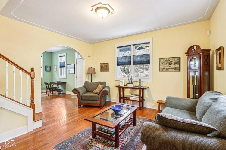 Listing Image 12