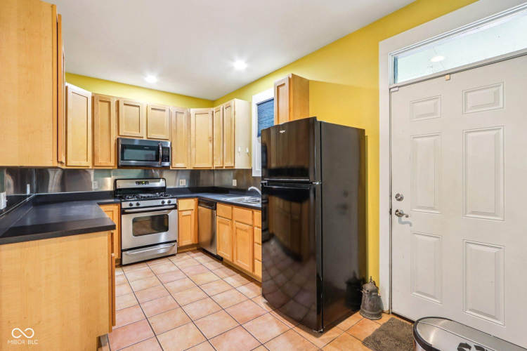 Listing Image 16