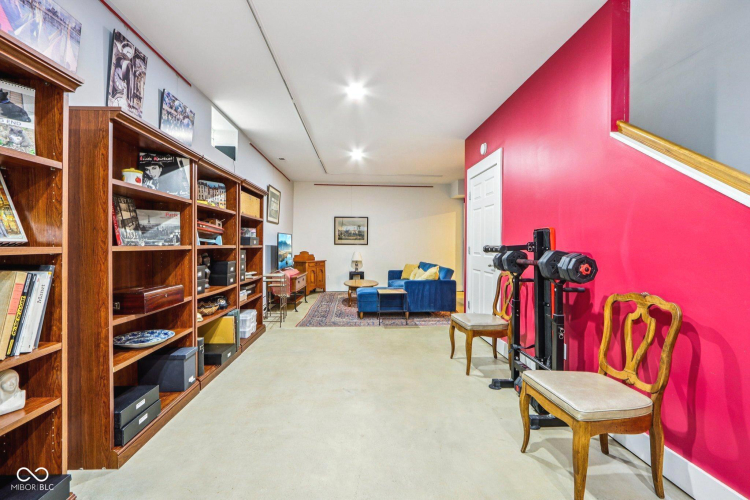 Listing Image 32