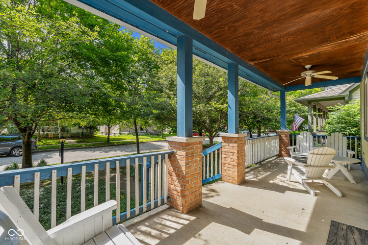 Listing Image 5