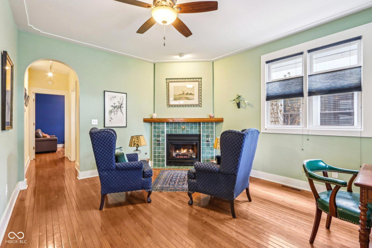 Listing Image 9
