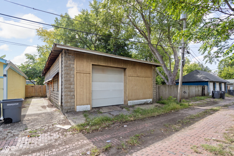 Listing Image 3