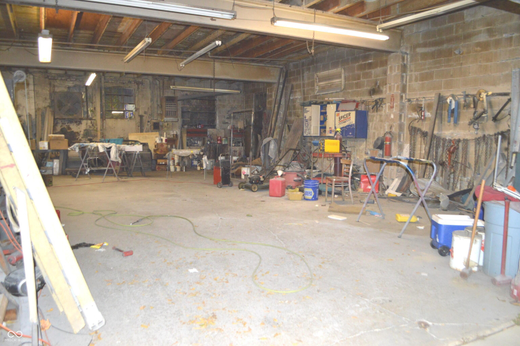 Listing Image 16