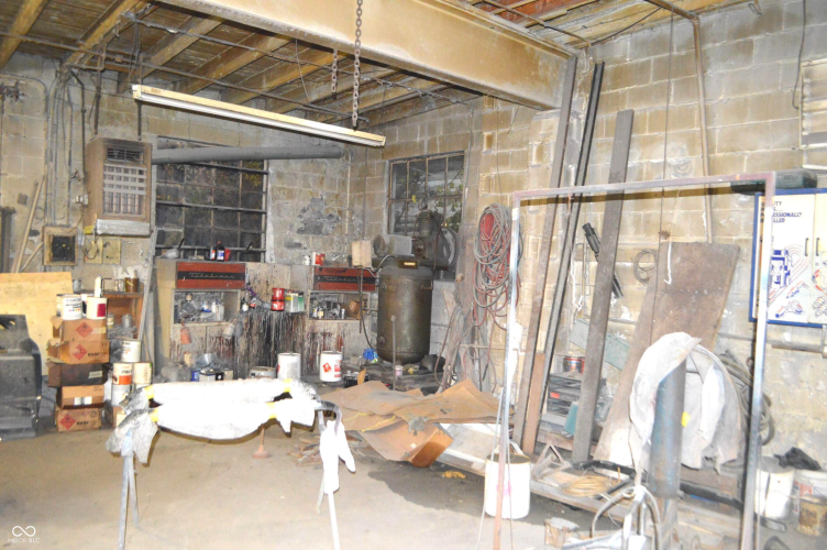 Listing Image 17