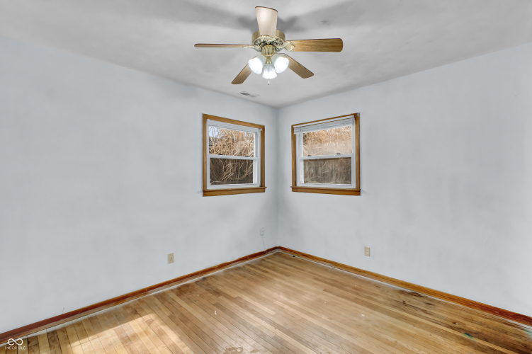 Listing Image 32