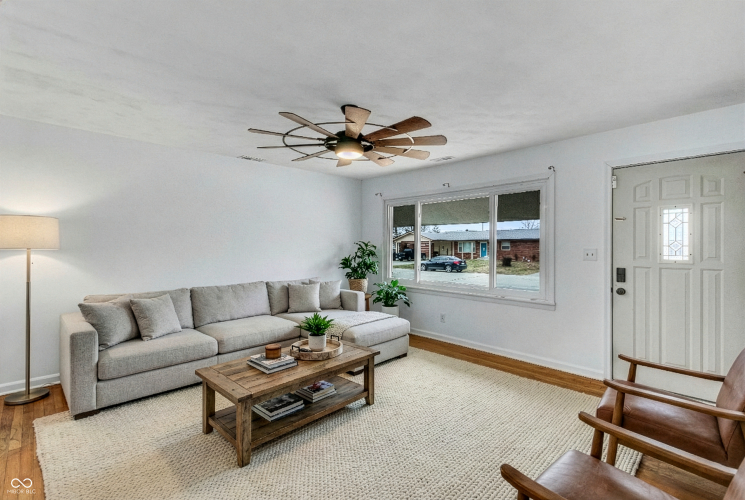Listing Image 8