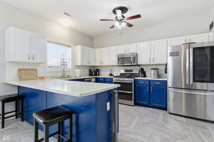 Listing Image 12