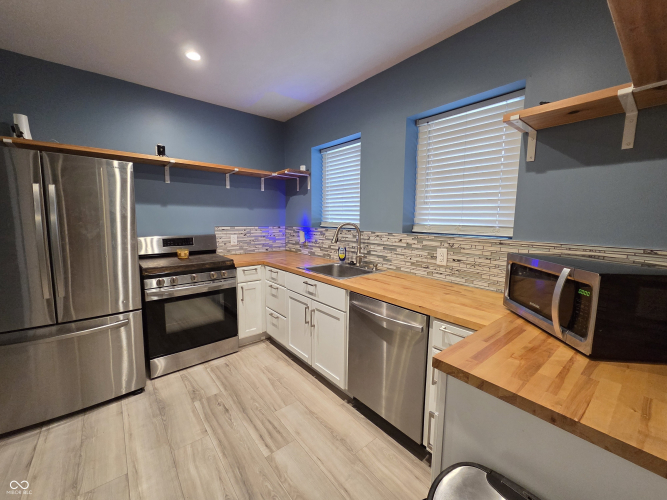 Listing Image 19