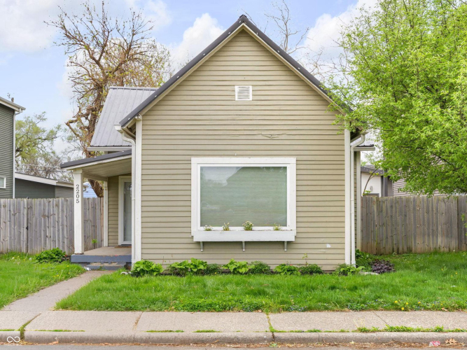 Listing Image 3