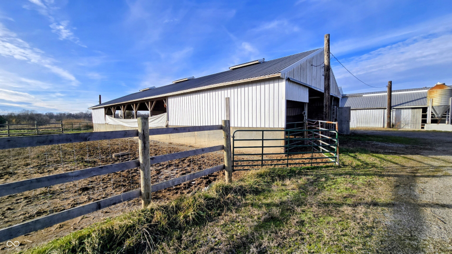 Listing Image 19