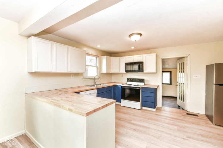 Listing Image 13