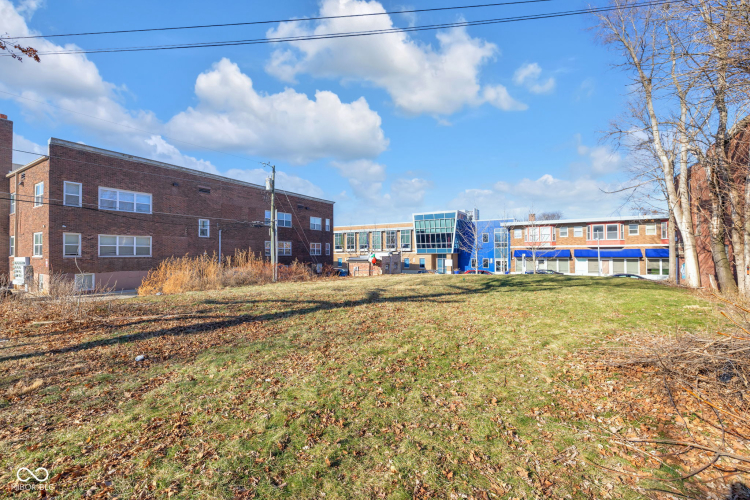 Listing Image 9