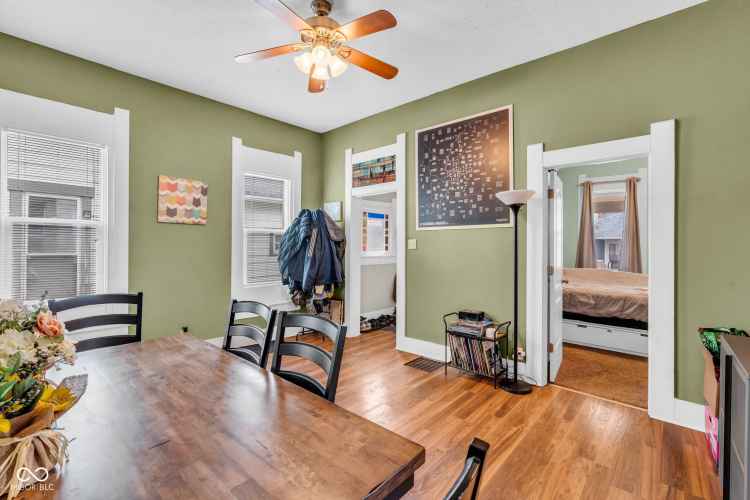 Listing Image 7