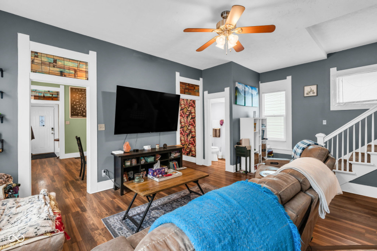 Listing Image 10