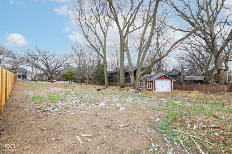 Listing Image 4