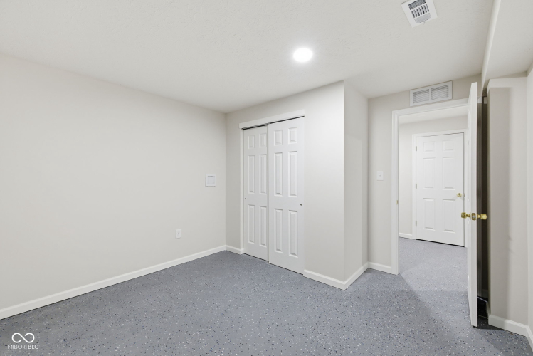 Listing Image 27
