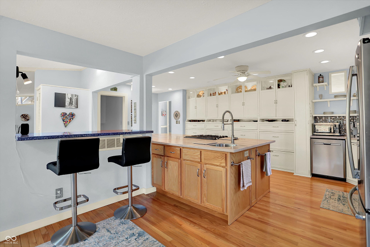 Listing Image 13