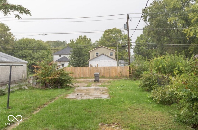 Listing Image 4