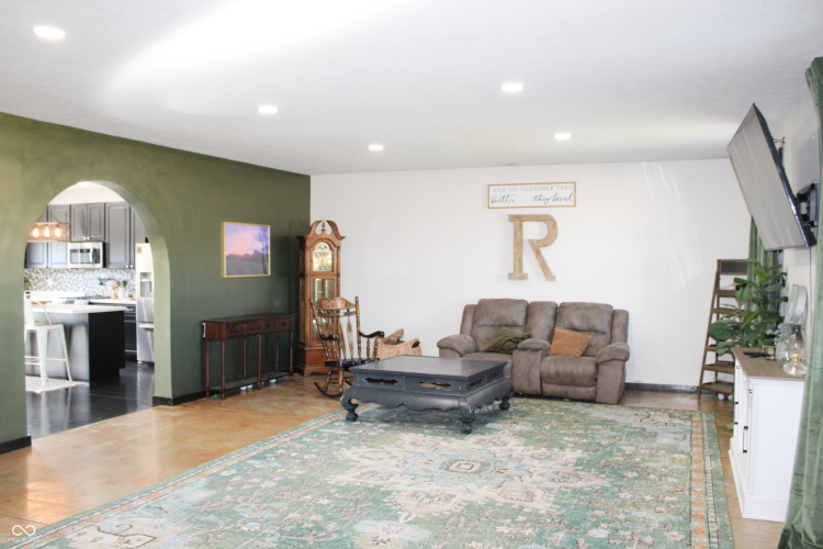 Listing Image 5