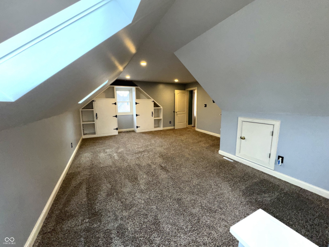 Listing Image 52