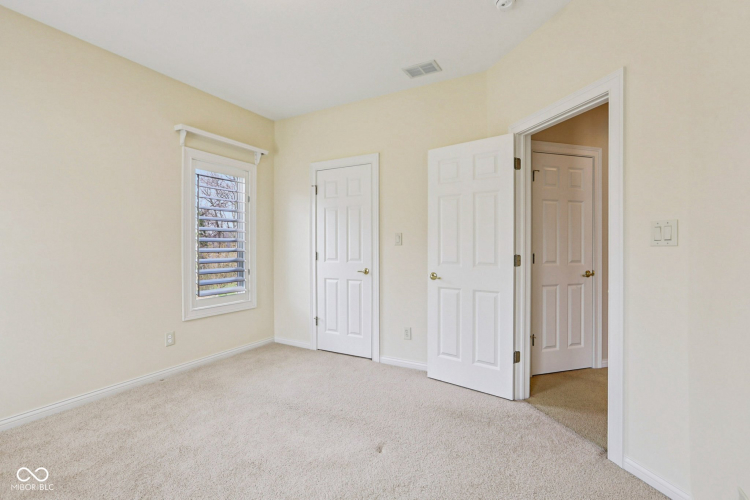 Listing Image 28
