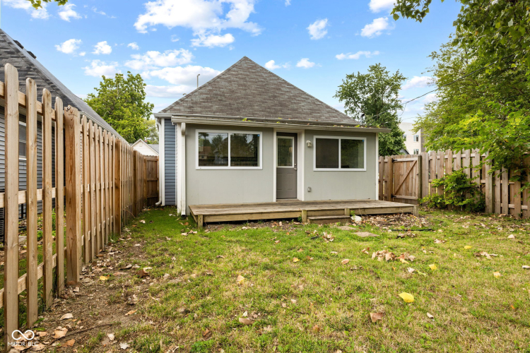 Listing Image 11