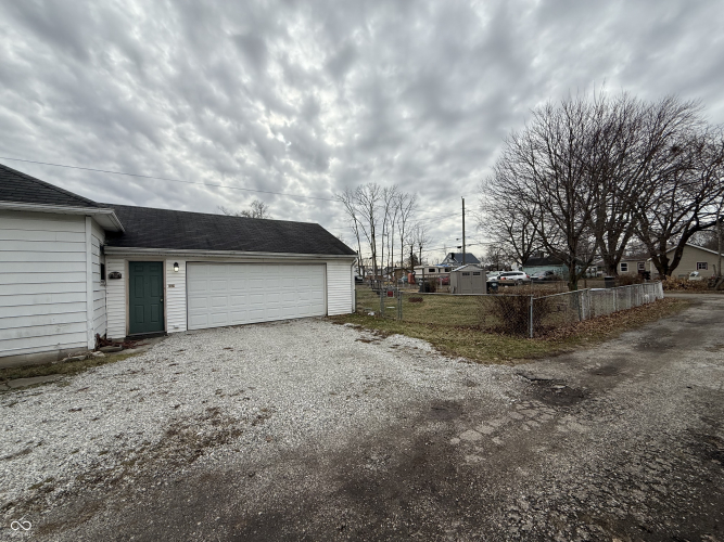 Listing Image 19