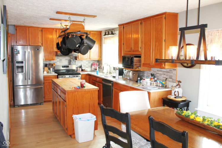Listing Image 5