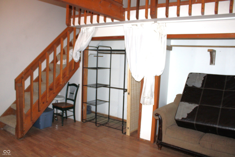Listing Image 50