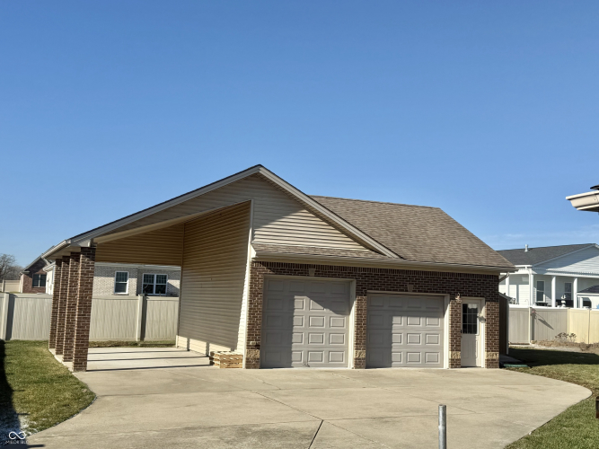 Listing Image 12