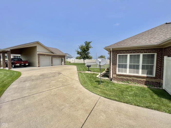 Listing Image 52