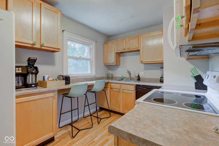 Listing Image 16