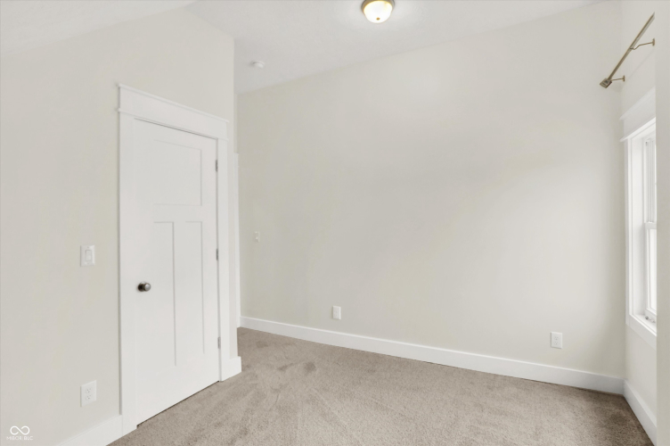 Listing Image 46