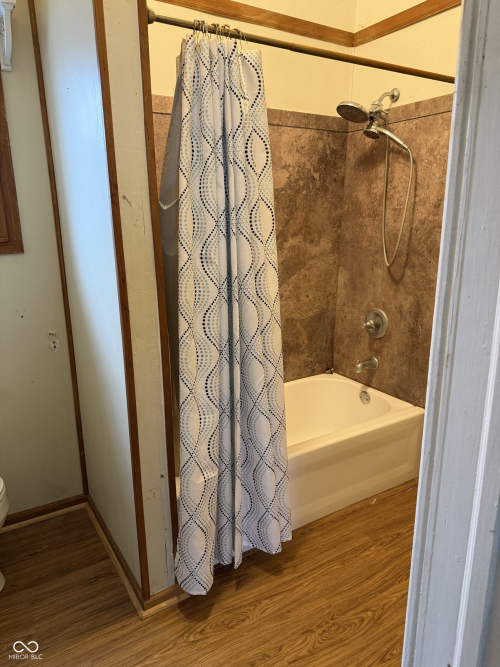 Listing Image 18