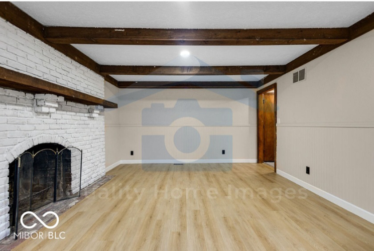 Listing Image 24