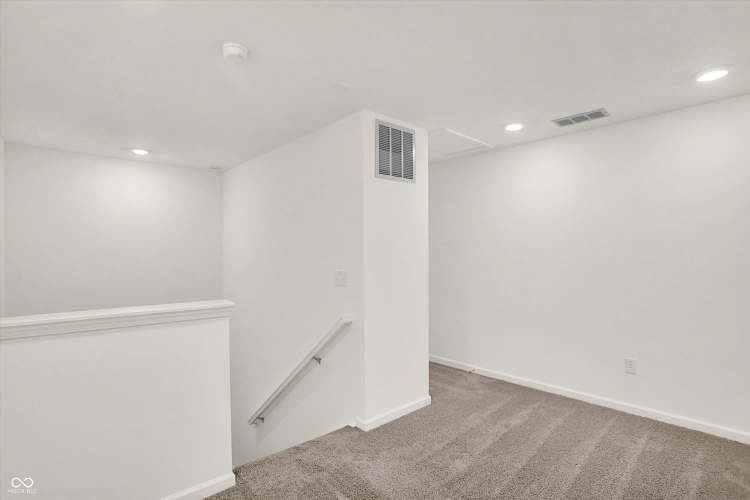 Listing Image 52