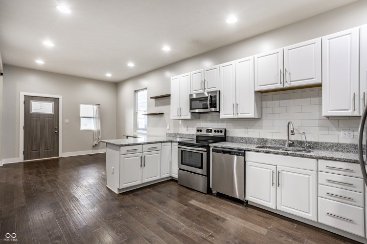 Listing Image 13