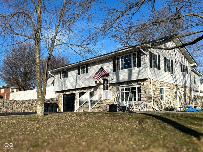 Listing Image 4