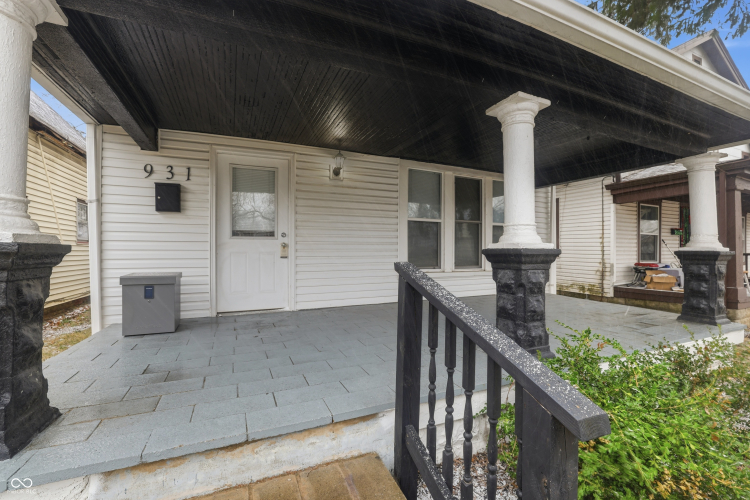 Listing Image 4