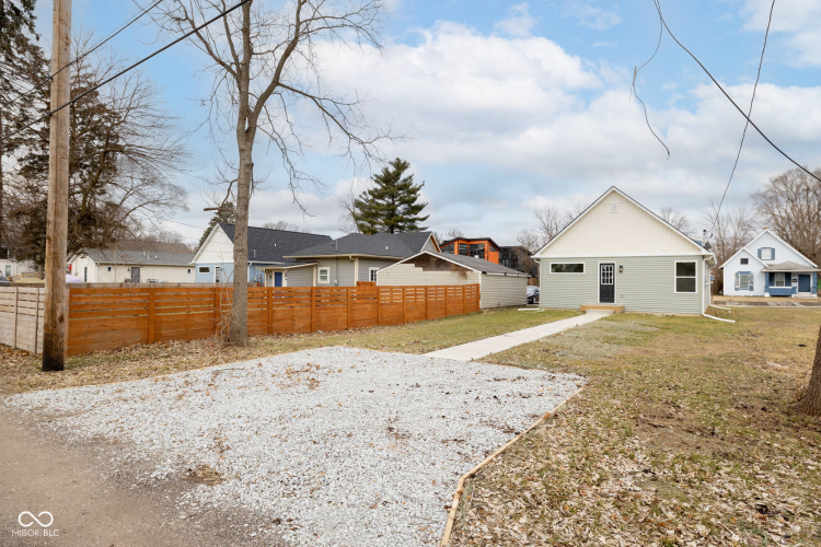 Listing Image 20