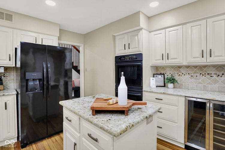 Listing Image 19