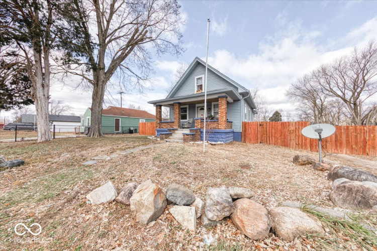 Listing Image 3