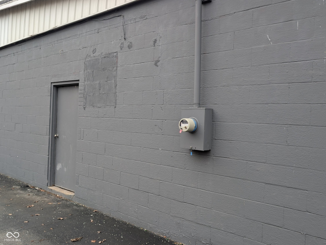 Listing Image 5