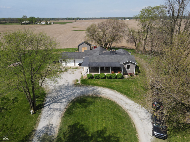 Listing Image 4