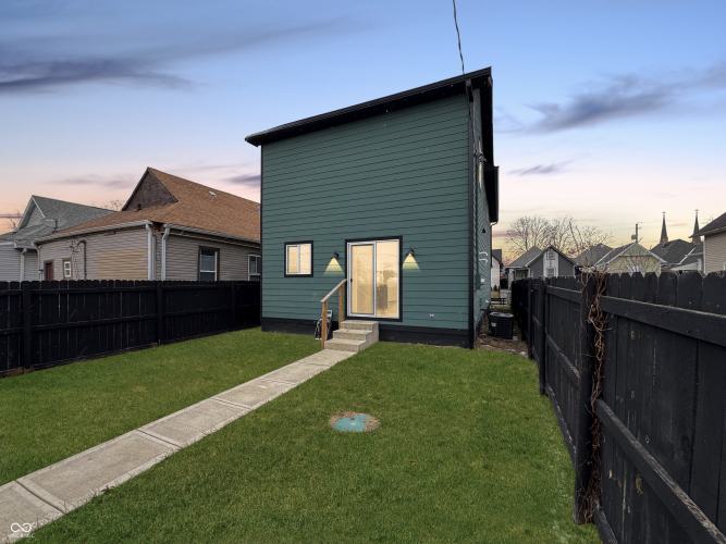 Listing Image 14
