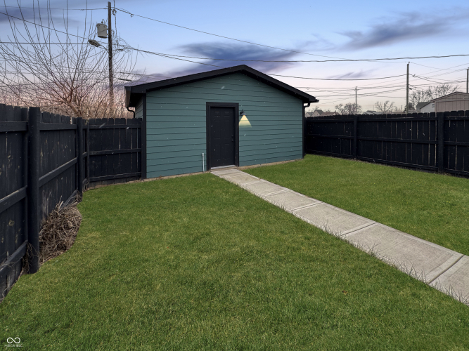Listing Image 16