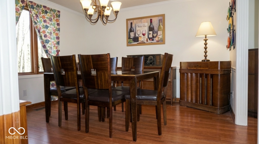 Listing Image 12