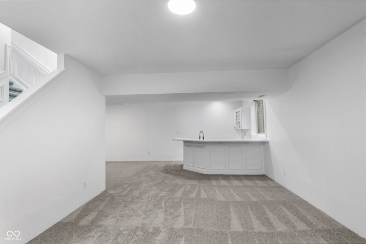 Listing Image 54